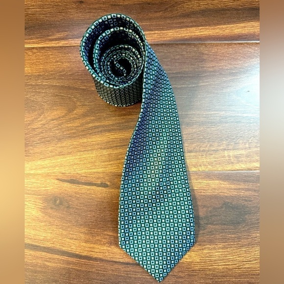 SAKS FIFTH AVENUE 100% Silk Blue Green Geometric Foulard Necktie - Picture 1 of 9